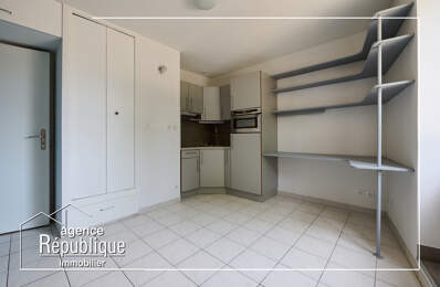 Pour investisseur a vendre T1 place de la republique — photo du bien