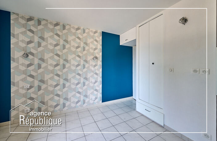 Pour investisseur a vendre T1 place de la republique — photo 2