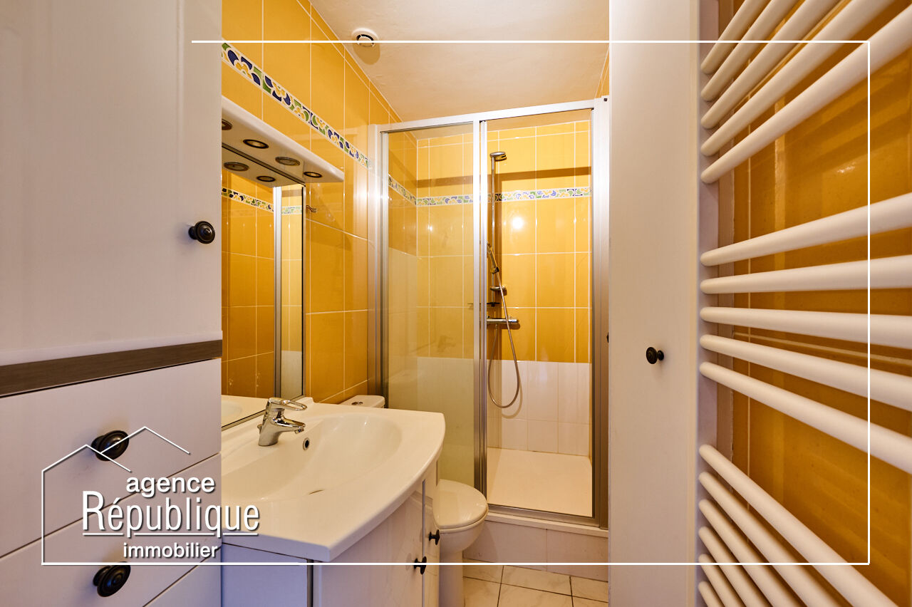 Photo Pour investisseur a vendre T1 place de la republique image 4/4