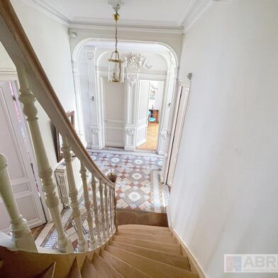 Maison 10 pièces 799000 €