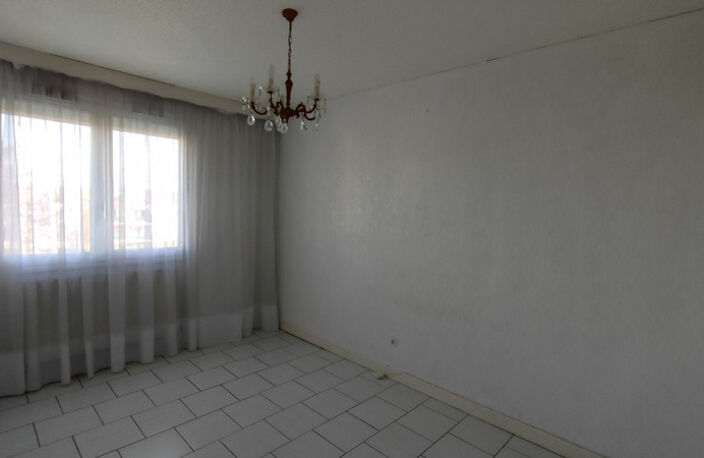 Appartement à vendre 3 pièces MEYZIEU (69) — photo 4
