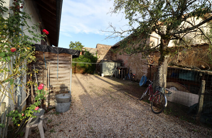 Proche de CUISERY (71) Maison de village en pierre rénovée avec dépendances — photo 4
