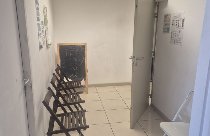 Locaux Professionnels Centre Medical Sormiou / Parking / Sal — photo 4