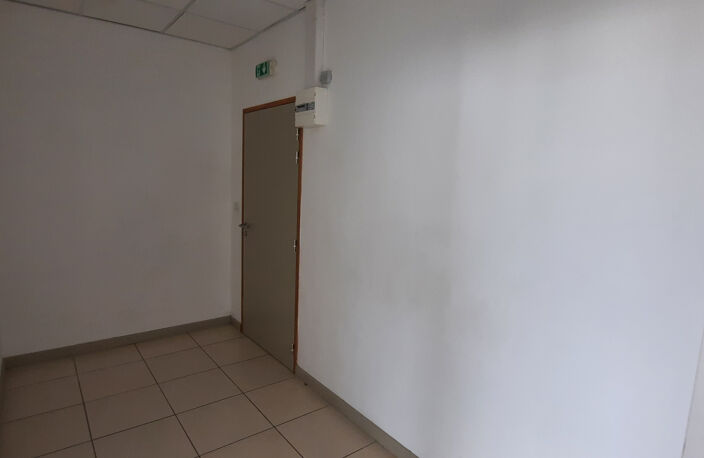 Locaux Professionnels Centre Medical Sormiou / Parking / Sal — photo 5