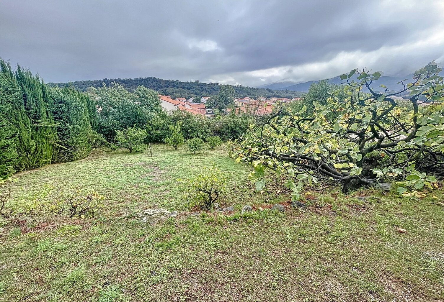 Montesquieu des Alberes - Terrain constructible de 400 m² avec vue mer — photo 1