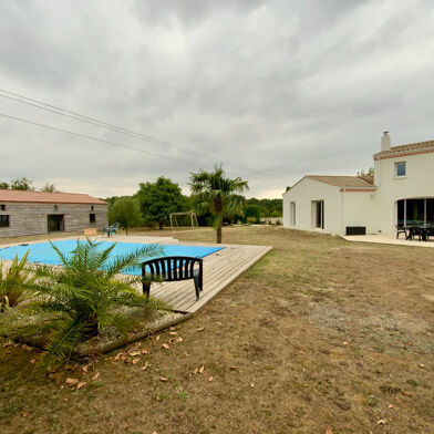 Maison 5 pièces 399000 €