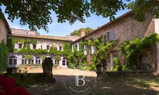 Maison  800 m² à vendre à Saint-Bernard (01600)