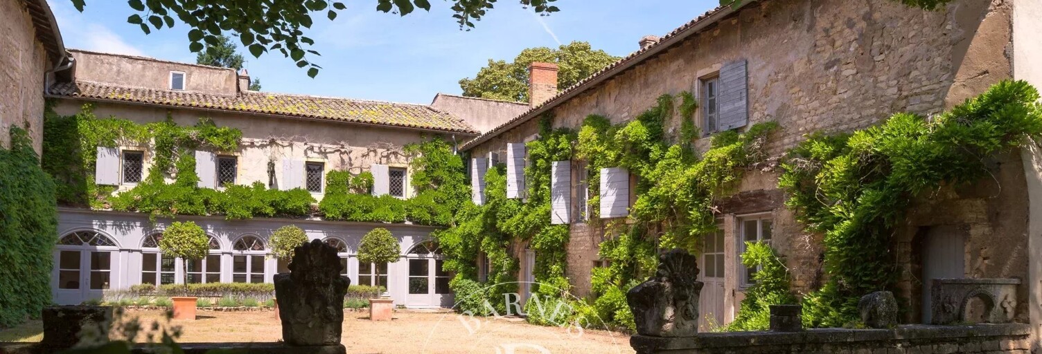 Maison  800 m² à vendre à Saint-Bernard (01600)