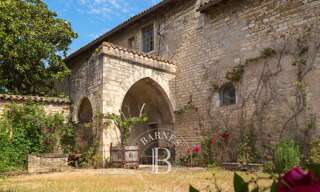 Maison  800 m² à vendre à Saint-Bernard (01600)