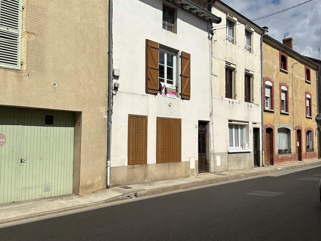 MAISON DE VILLE PROCHE COMMERCES, 92 M2 HAB. — photo du bien