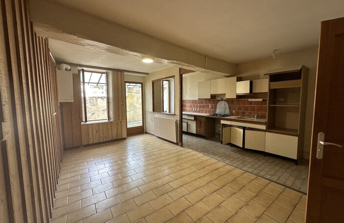 MAISON DE VILLE PROCHE COMMERCES, 92 M2 HAB. — photo 3