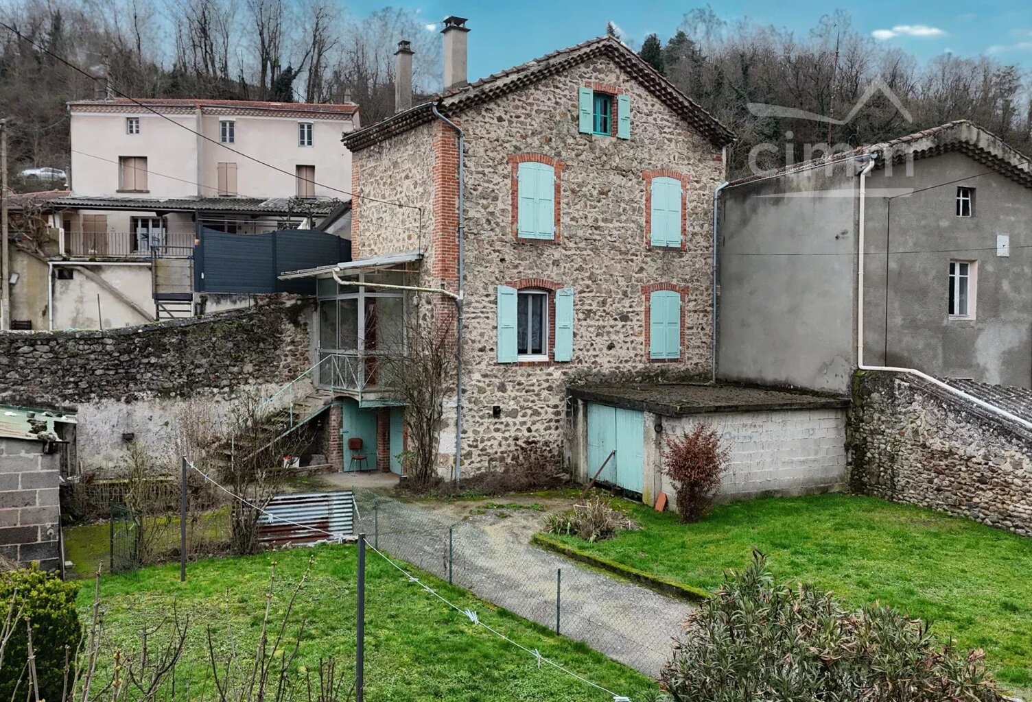 Maison de village en pierre à rénover — photo 1