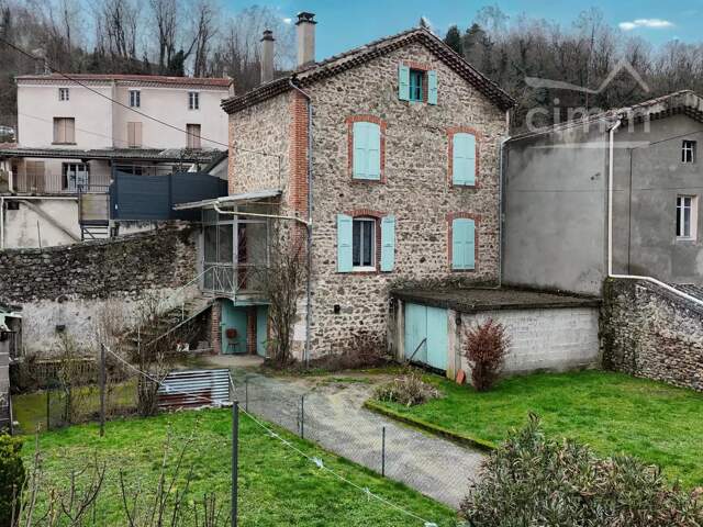 Maison de village en pierre à rénover — photo du bien