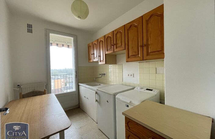 Vente appartement 2 pièces 41 m² Châteauroux (36000) — photo 2