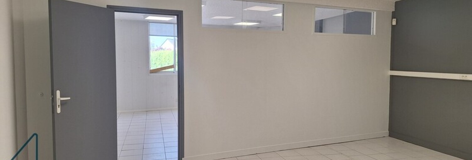 Bureau  300 m² à louer à Vannes (56000)