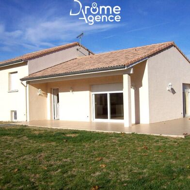 Maison 6 pièces 990 €