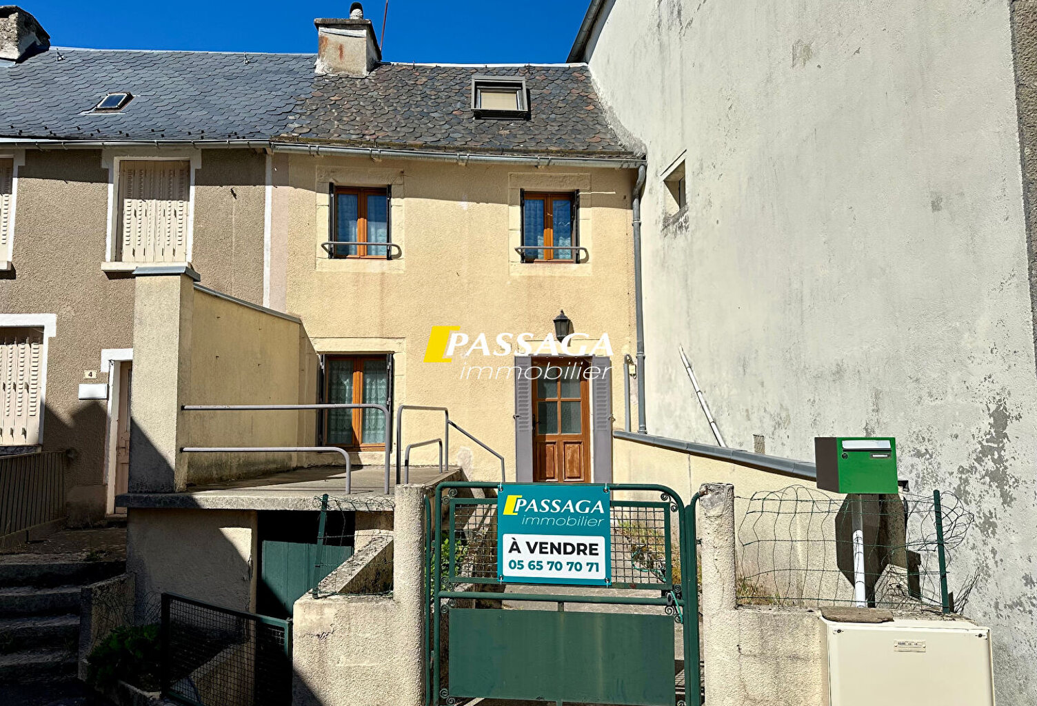 A VENDRE - Maison d'habitation de type 3 avec terrasses et jardin non attenant - SAINT GERMAIN DU TEIL — photo 1