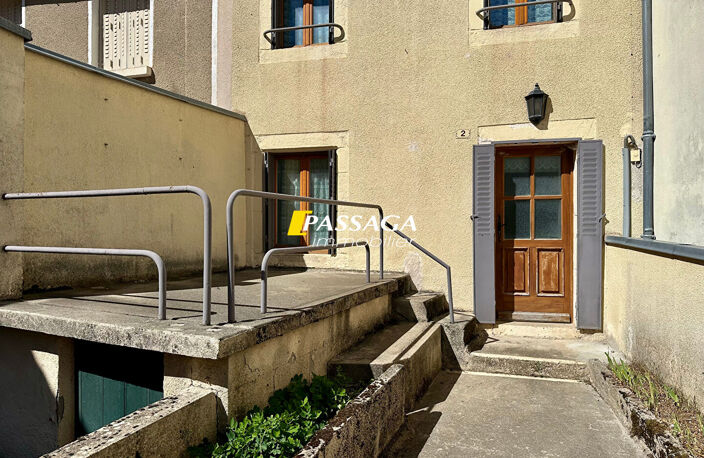 A VENDRE - Maison d'habitation de type 3 avec terrasses et jardin non attenant - SAINT GERMAIN DU TEIL — photo 2