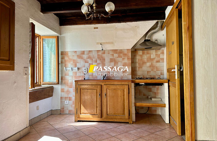 A VENDRE - Maison d'habitation de type 3 avec terrasses et jardin non attenant - SAINT GERMAIN DU TEIL — photo 3