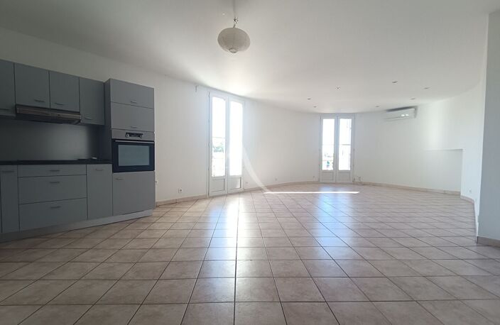 Frontignan - Appartement T4 de 102M² avec balcons et magnifique vue sur le canal ! — photo 3