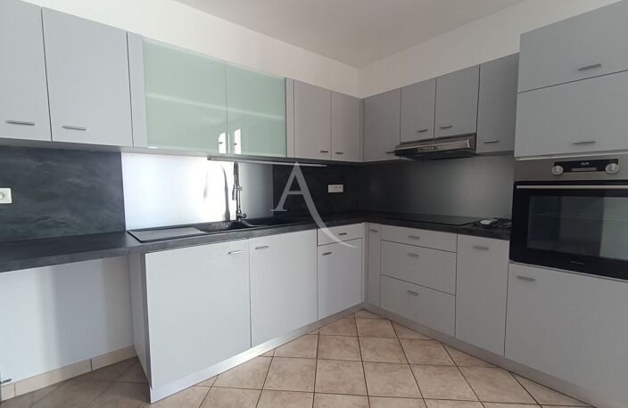 Frontignan - Appartement T4 de 102M² avec balcons et magnifique vue sur le canal ! — photo 4