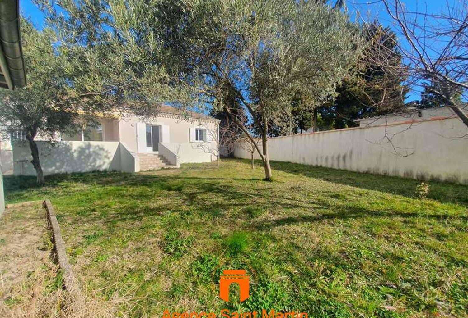 Villa — photo 1