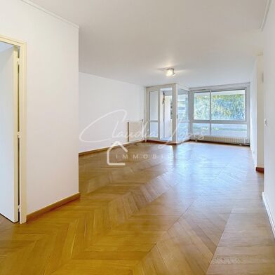 Appartement 5 pièces 304000 €