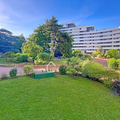 Appartement 5 pièces 304000 €