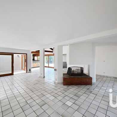 Maison 5 pièces 399000 €