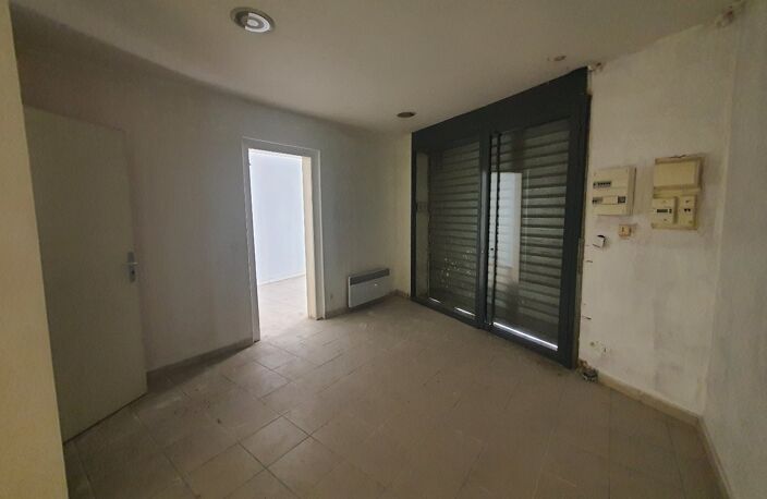 Local commercial — photo 2
