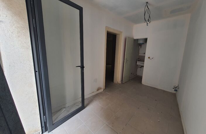Local commercial — photo 3