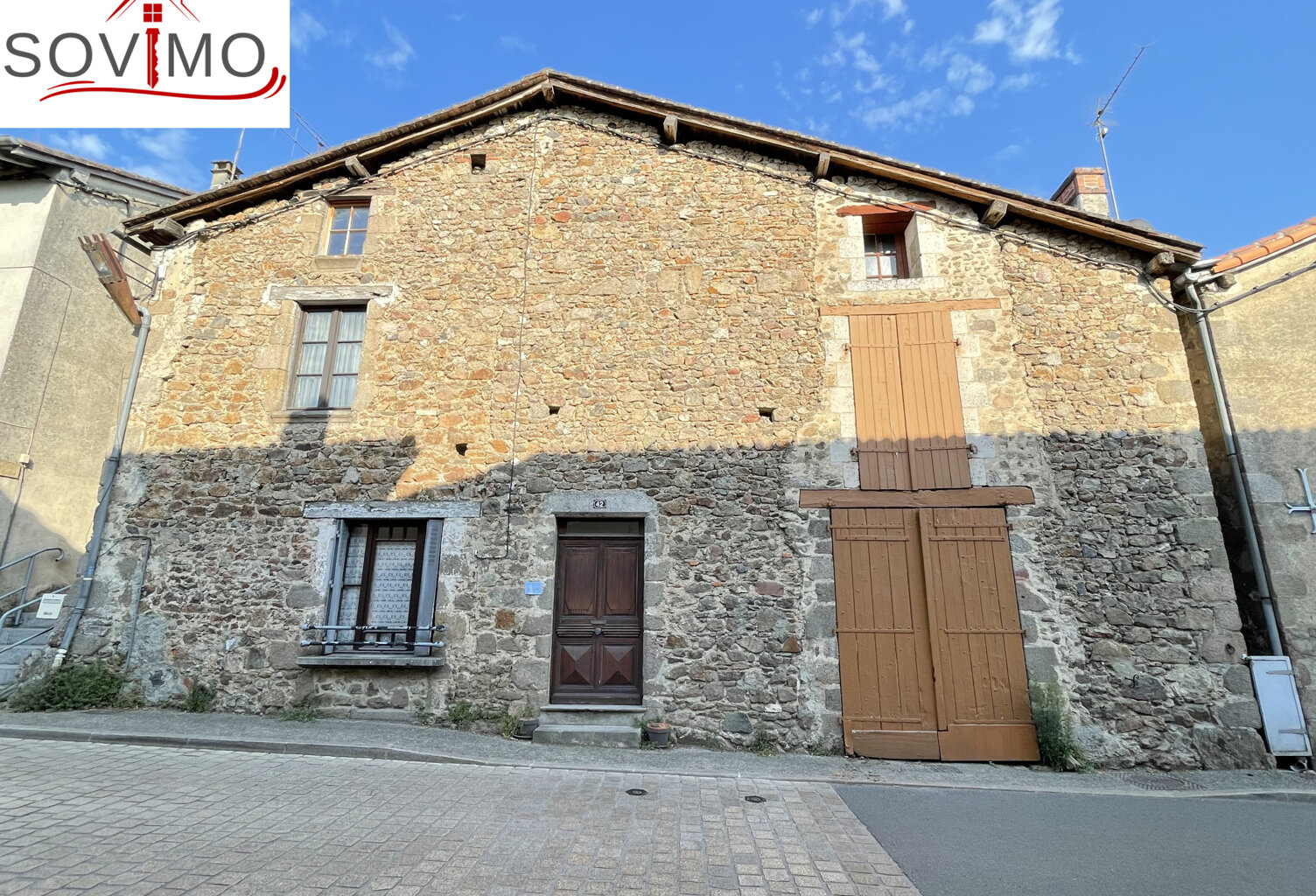 DANS UN VILLAGE TOURISTIQUE, MAISON EN PIERRE INDÉPENDANTE A — photo 1