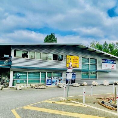 Commerce  577500 €