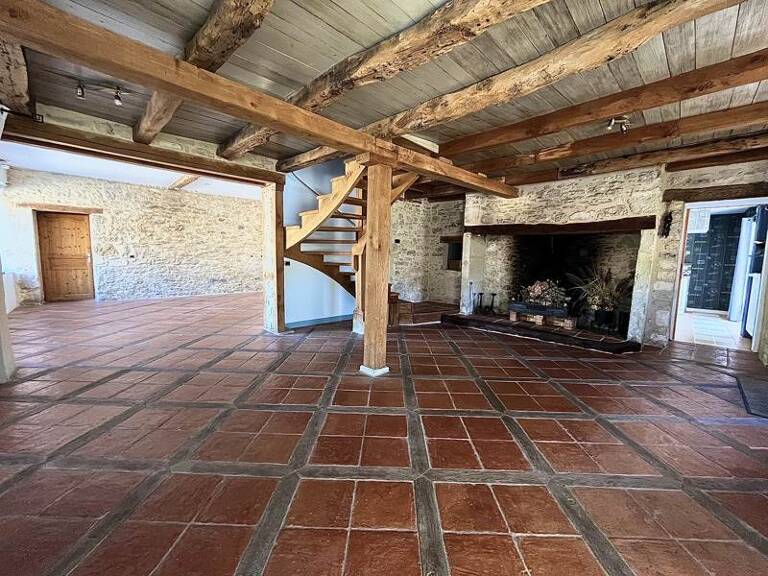 Maison en pierre de 5 pièces principales — photo 1