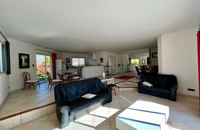LEGUEVIN - Maison meublé- 137m² -  avec piscine et terrain de 870m² — photo 5