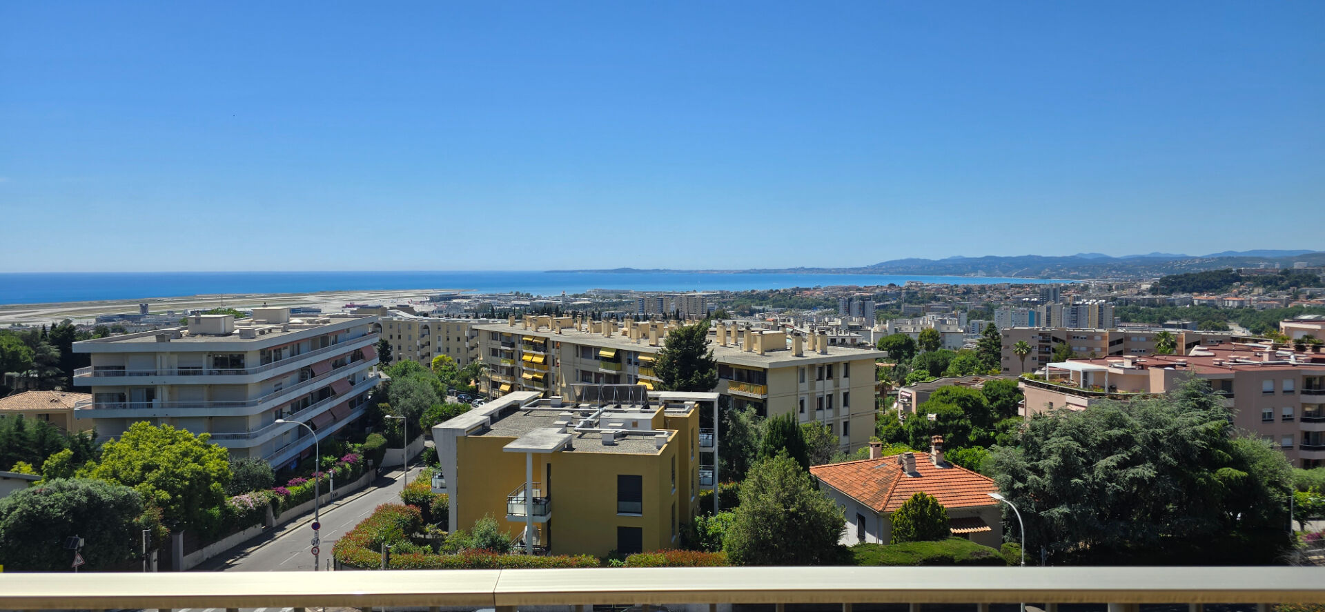 Bel appartement familial avec vue Mer sur la Corniche Fleurie