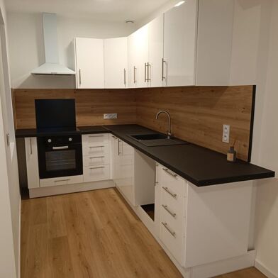 Appartement 3 pièces 710 €