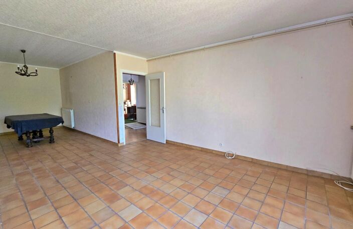 Maison Familiale de 9 chambres avec Grange et Jardin - Centre-Bourg - Calme et Tranquilité — photo 4