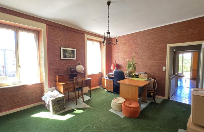 Maison Familiale de 9 chambres avec Grange et Jardin - Centre-Bourg - Calme et Tranquilité — photo 5