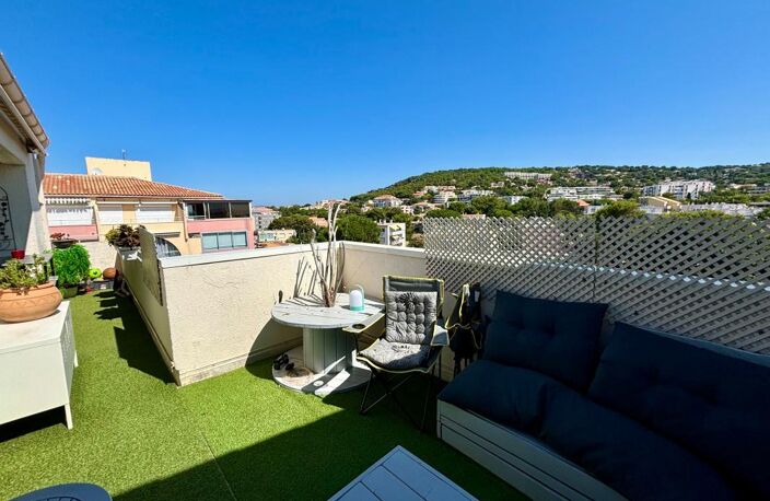 Superbe duplex à vendre avec TERRASSE, PARKING, CELLIER & VUE — photo 3