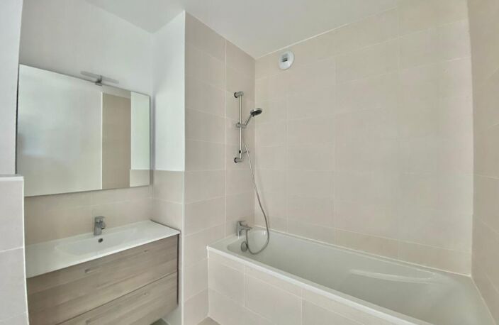 Appartement 3 chambres 96 m², balcon, Nîmes sud Jean Jaurès — photo 4