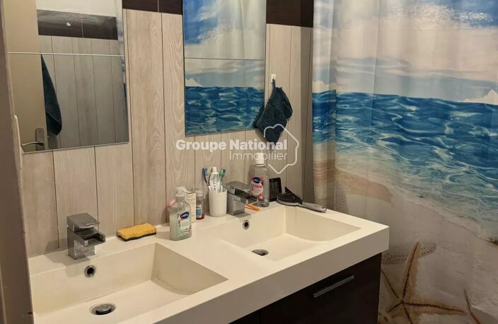 SIX FOURS APPARTEMENT T3 — photo 3