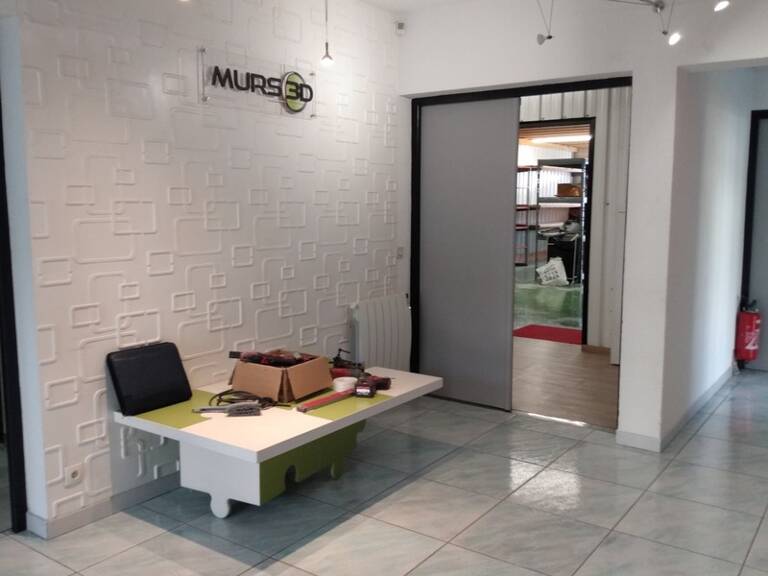 Dpt Savoie (73), à vendre CHALLES LES EAUX Ateliers et Bureaux — photo 1