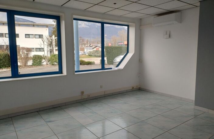 Dpt Savoie (73), à vendre CHALLES LES EAUX Ateliers et Bureaux — photo 2