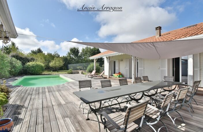 Demeure d’exception de 250 m² avec piscine, tennis et parc arboré à Saint-Sylvestre-sur-Lot(47) — photo 3