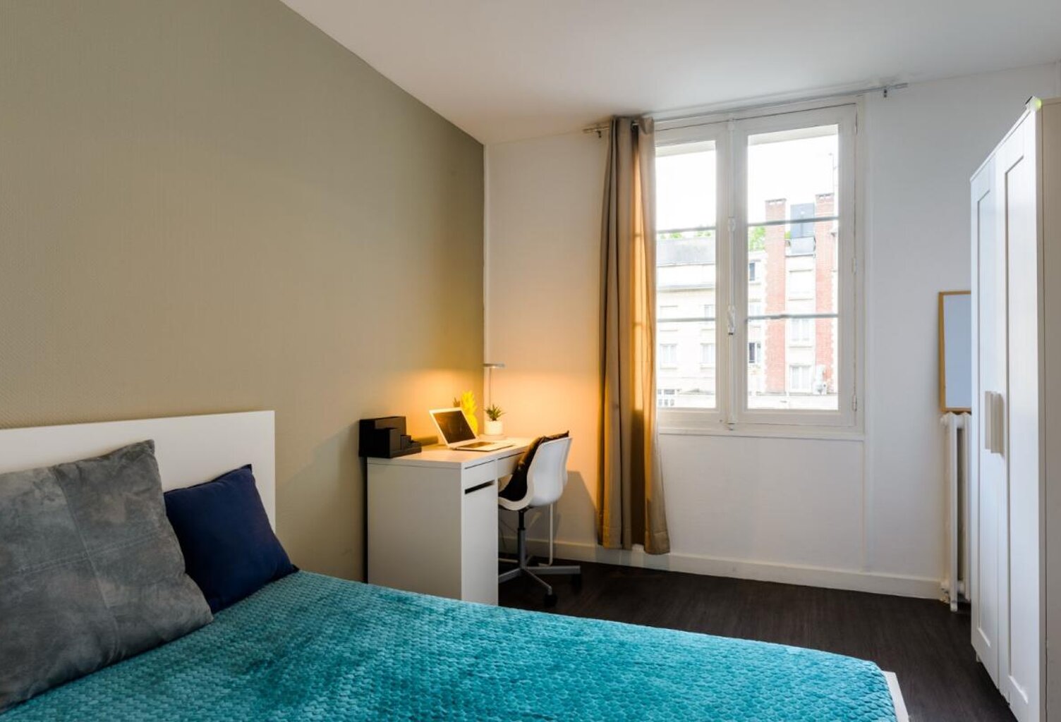 AURELE 3, mieux qu'un studio, une chambre meublée en colcoation avec services — photo 1