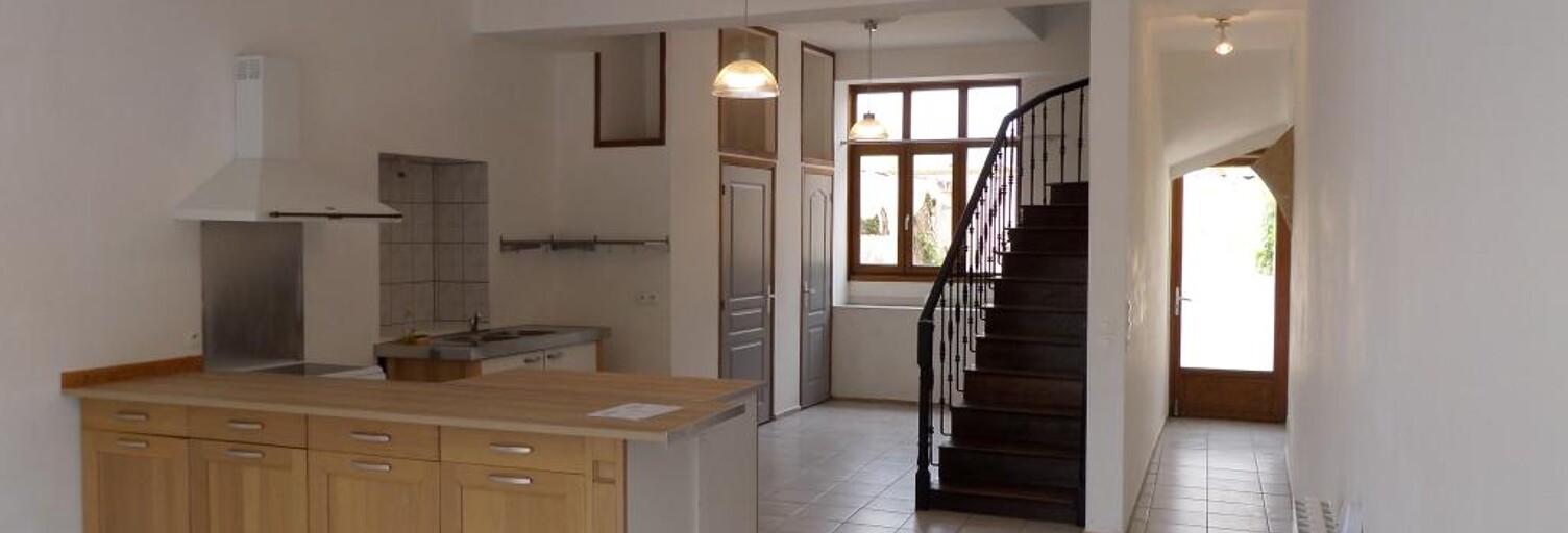 Maison 5 Pièces 120 m² à louer à Villefranche-d'Allier (03430)