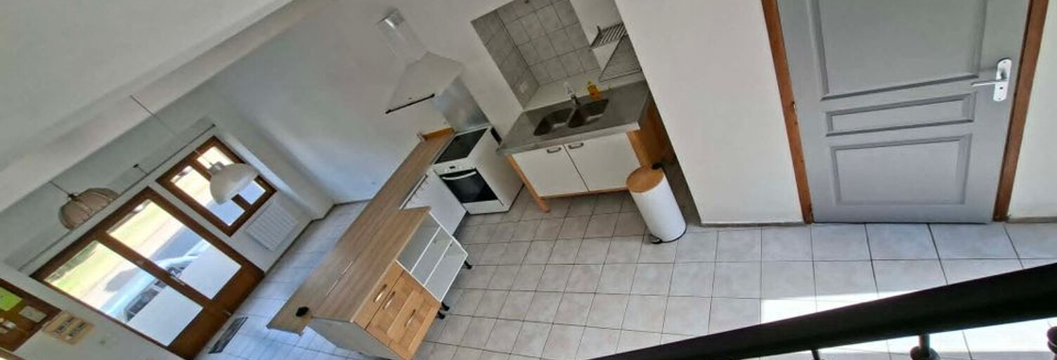 Maison 5 Pièces 120 m² à louer à Villefranche-d'Allier (03430)