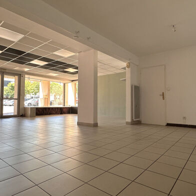 Commerce 2 pièces 800 €