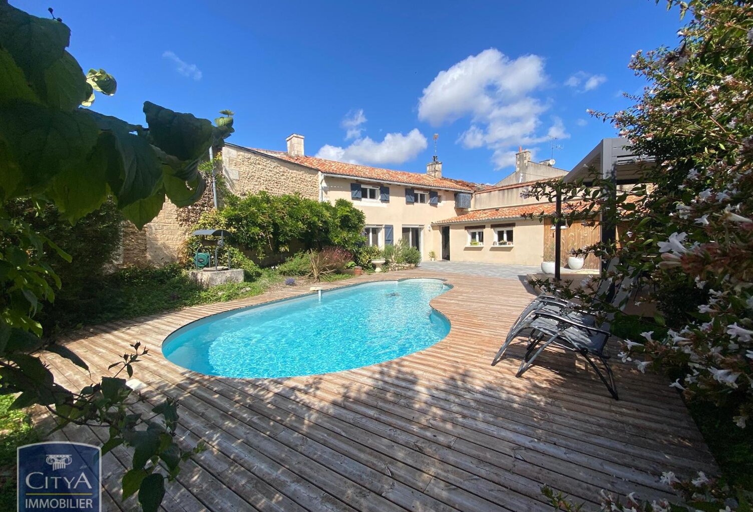 Vente maison 5 pièces 126 m² Quinçay (86190) — photo 1